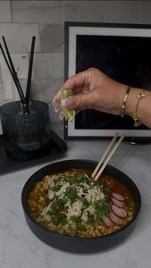 Instagram post by @carlyycamilla