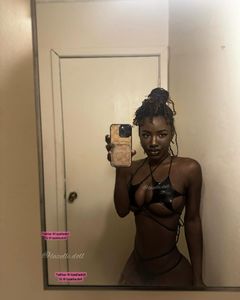 Instagram post by @lazelle.doll