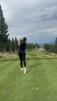 Instagram post by @lizelmassian