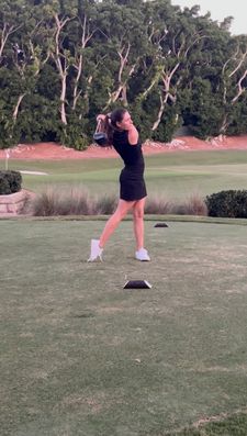 Instagram post by @lizelmassian