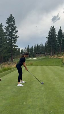 Instagram post by @lizelmassian