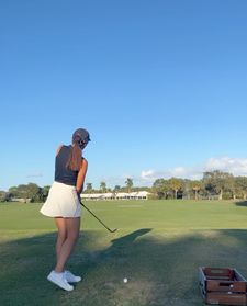 Instagram post by @lizelmassian