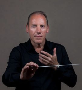 Instagram post by @carmeloviolin