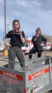 Instagram post by @heycolanda