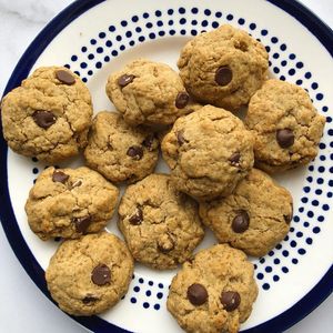 Instagram post by @almondsandoats