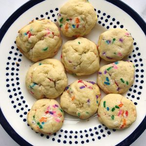 Instagram post by @almondsandoats