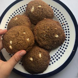 Instagram post by @almondsandoats