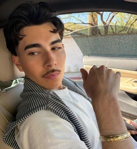 Instagram post by @javiberrellez