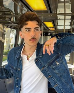 Instagram post by @javiberrellez