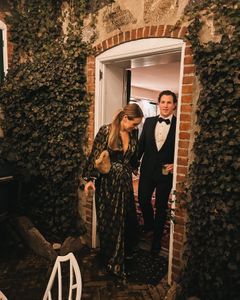 Instagram post by @elizabethariola