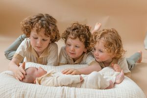 Instagram post by @elizabethariola