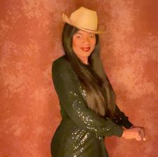 Instagram post by @danni_benson