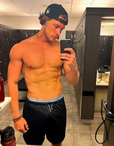 Instagram post by @leodesmarquest