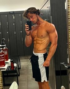 Instagram post by @leodesmarquest