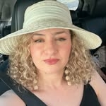 @tharas_vibes Instagram Profile