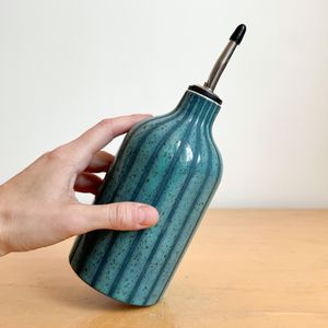 Instagram post by @lizcohenceramics