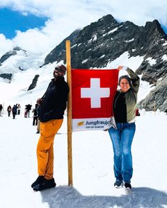 Instagram post by @suitcaserace