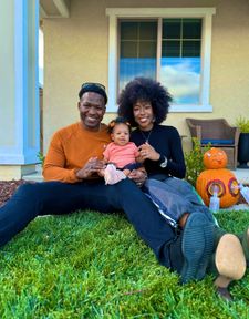 Instagram post by @_juanitalouis