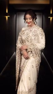 Instagram post by @makeupasalbypratixa