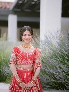 Instagram post by @makeupasalbypratixa