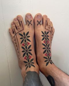 Instagram post by @birdhuggers