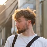 @itsbleg Instagram Profile