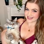 @shmoopyreviews Instagram Profile