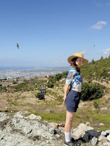 Instagram post by @tateaanar