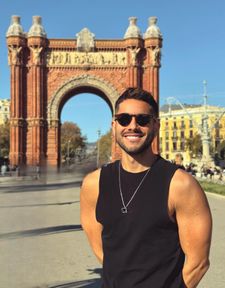 Instagram post by @toujoursdimanche