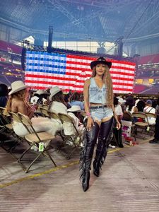 Instagram post by @brandilaren