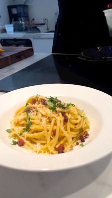 Instagram post by @chefihosuel