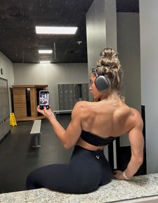 Instagram post by @julesssfit