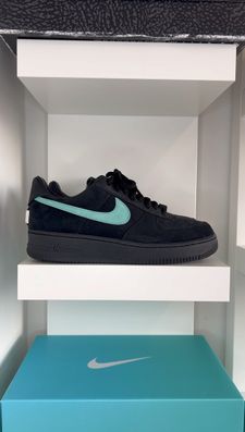 Instagram post by @couple__kicks