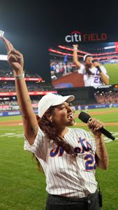 Instagram post by @simonewithanx