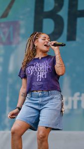 Instagram post by @simonewithanx