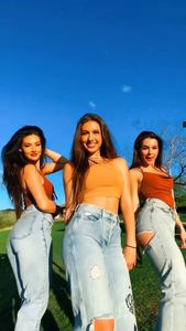 Instagram post by @gibsongirlz