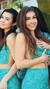 Instagram post by @gibsongirlz