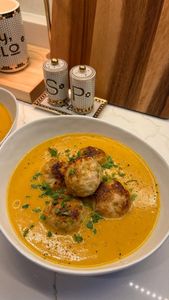 Instagram post by @claudiaaharrington