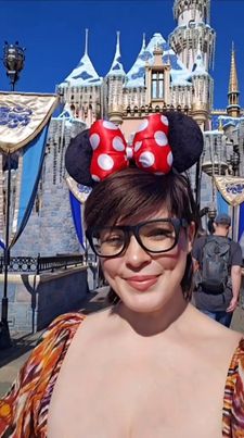 Instagram post by @elizamarsunivrse