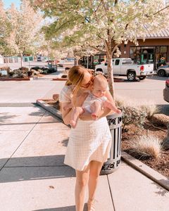 Instagram post by @lindsayyrain