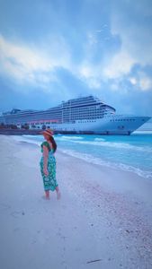 Instagram post by @sunrise_fashionista