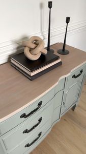 Instagram post by @vintagegracedesign