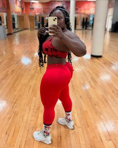 Instagram post by @prettyhealthyandthick