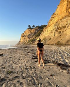 Instagram post by @dreakevak