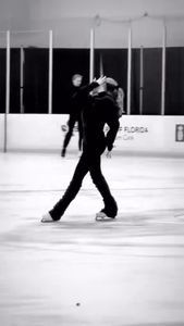 Instagram post by @authorjillianautumn