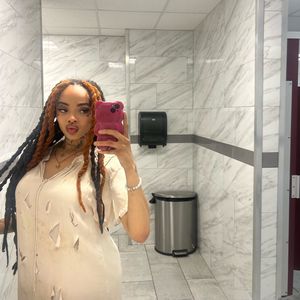 Instagram post by @aurorasarose