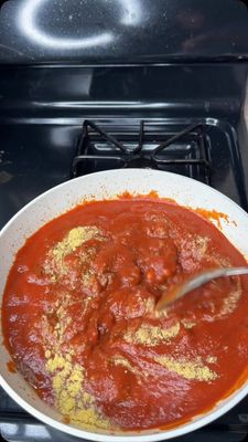 Instagram post by @raquelcanizaress