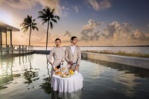 Instagram post by @misselizabethtran