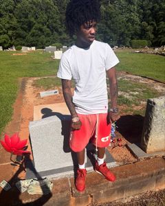 Instagram post by @lirye26