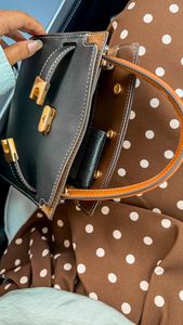 Instagram post by @veronicaslook